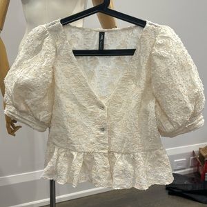 Pre-Owned ZARA PUFFY SLEEVE EYELET CROP